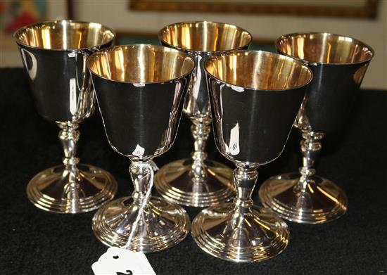 Five modern silver goblets with gilt bowls, London 1977